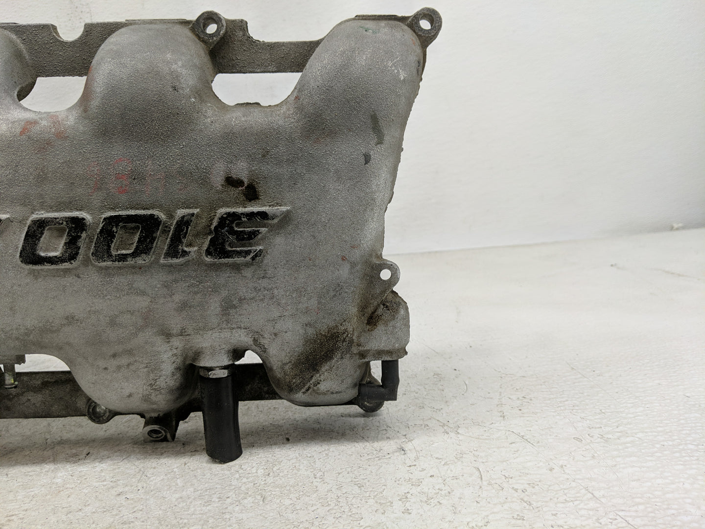 2000-2001 Chevrolet Lumina Air Intake Manifold P/N:12564563 Fits Fits 2000 2001 2002 2003 2004 2005 OEM Used Auto Parts - Oe
