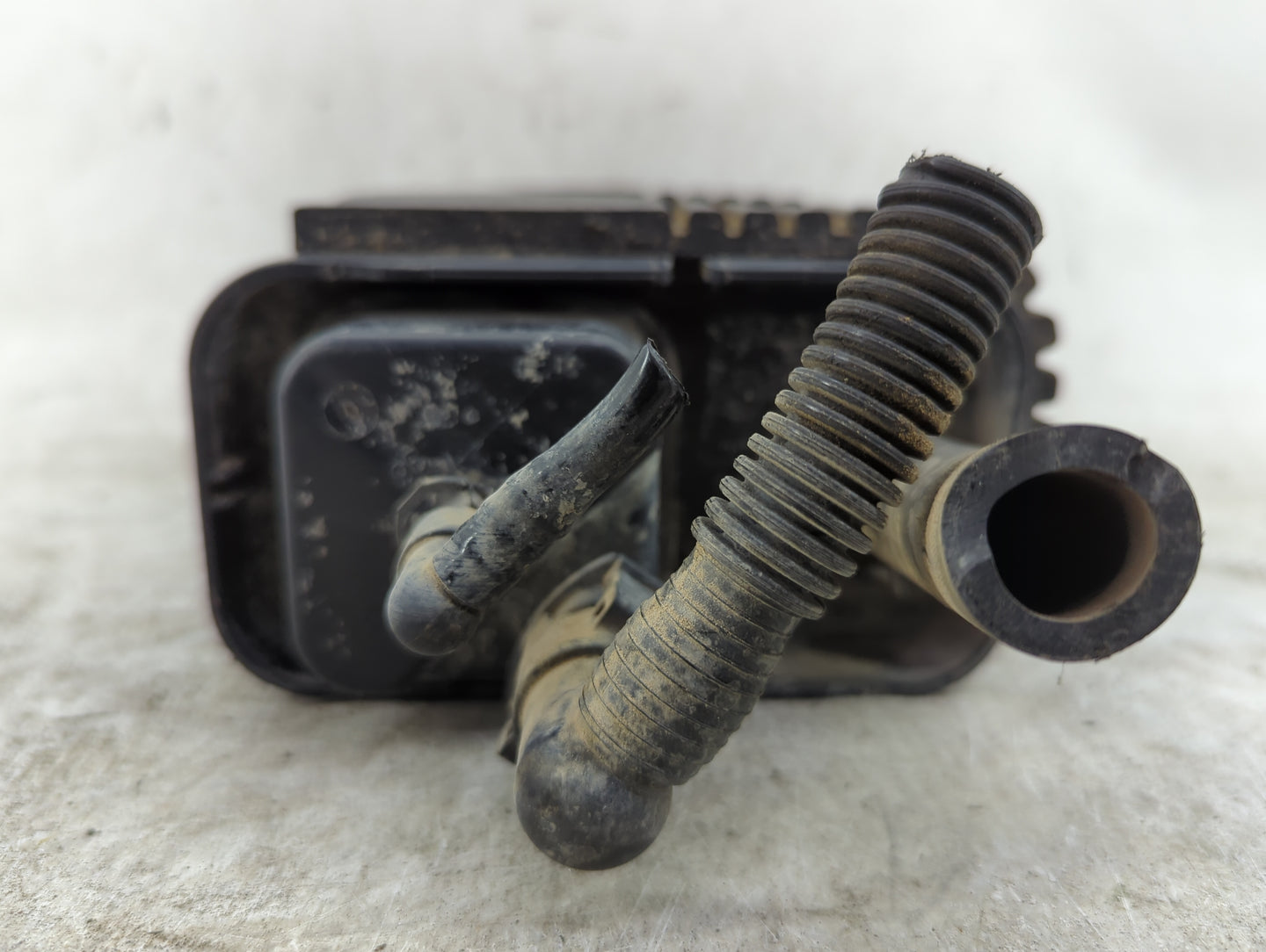 2000 Chevrolet Malibu Fuel Vapor Charcoal Canister - Oemusedautoparts1.com