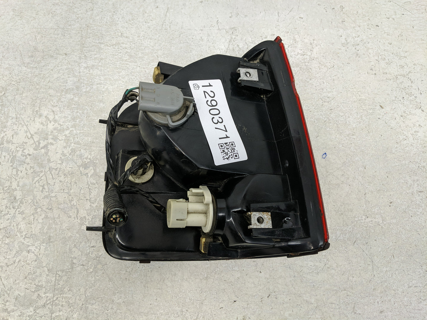 1994-2003 Chevrolet S10 Tail Light Assembly Passenger Right OEM Fits Fits 1994 1995 1996 1997 1998 1999 2000 2001 2002 2003 