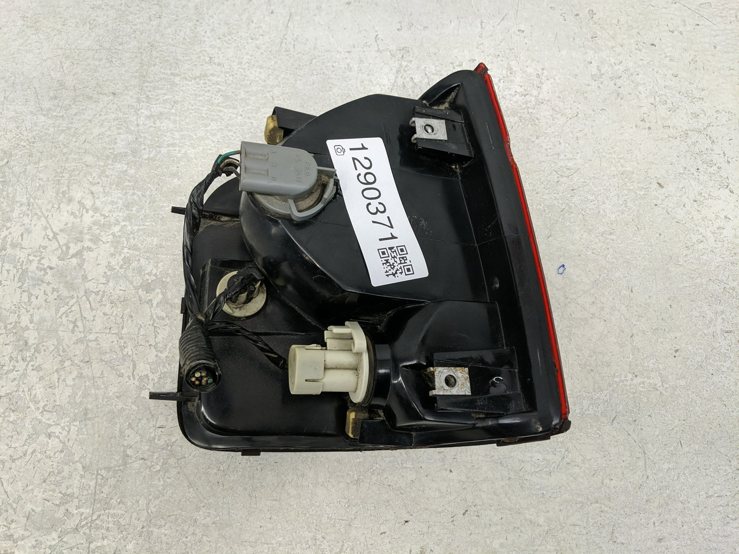 1994-2003 Chevrolet S10 Tail Light Assembly Passenger Right OEM Fits Fits 1994 1995 1996 1997 1998 1999 2000 2001 2002 2003 