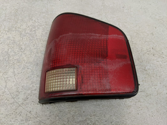 1994-2003 Chevrolet S10 Tail Light Assembly Passenger Right OEM P/N:16516094 2 Fits OEM Used Auto Parts - Oemusedautoparts1.