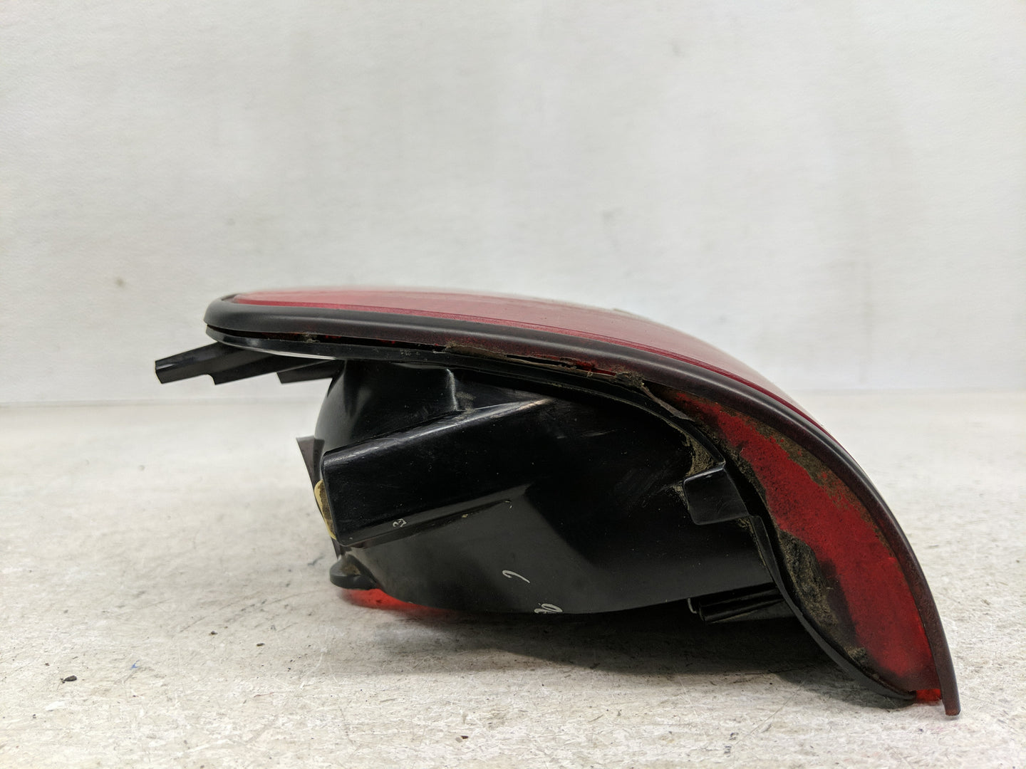 1994-2003 Chevrolet S10 Tail Light Assembly Passenger Right OEM P/N:16516094 2 Fits OEM Used Auto Parts - Oemusedautoparts1.