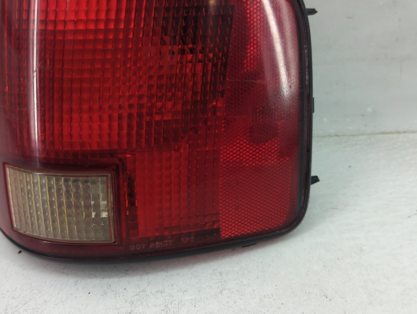 1994-2003 Chevrolet S10 Tail Light Assembly Passenger Right OEM P/N:16516094 2 Fits OEM Used Auto Parts - Oemusedautoparts1.