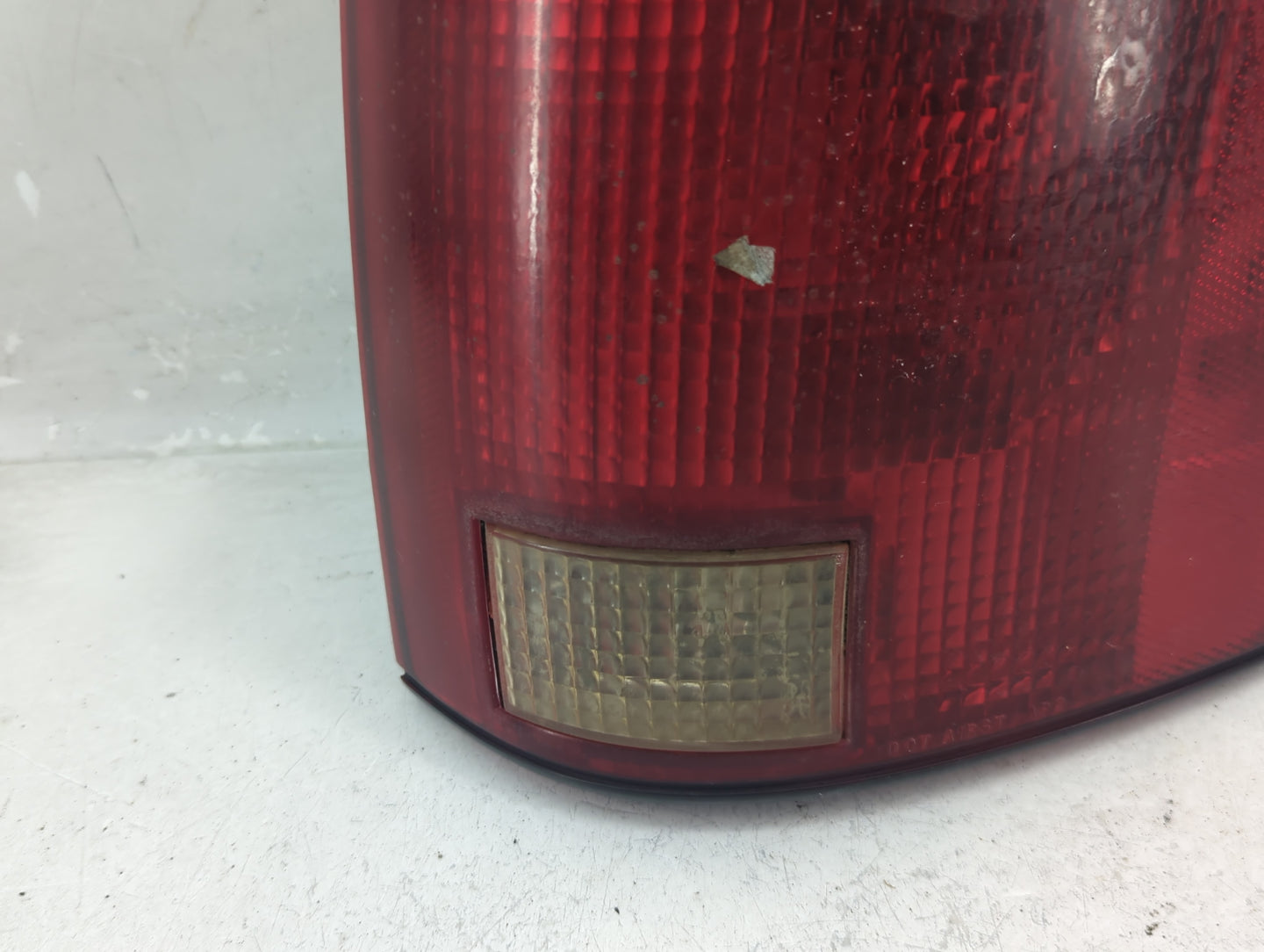 1994-2003 Chevrolet S10 Tail Light Assembly Passenger Right OEM P/N:16516094 2 Fits OEM Used Auto Parts - Oemusedautoparts1.