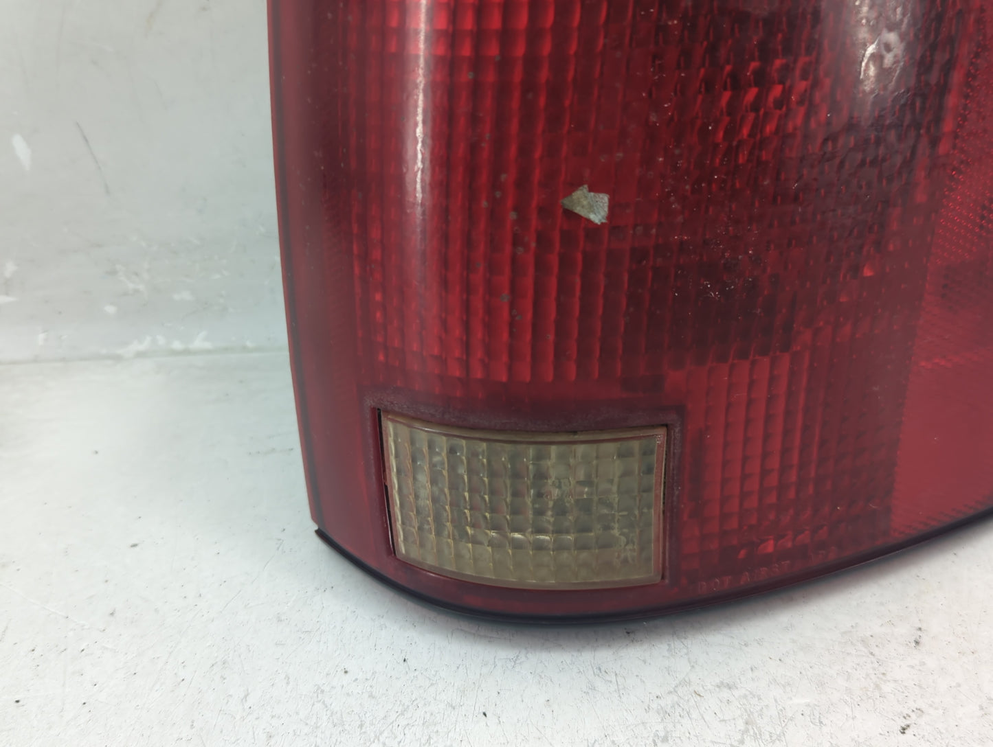 1994-2003 Chevrolet S10 Tail Light Assembly Passenger Right OEM P/N:16516094 2 Fits OEM Used Auto Parts - Oemusedautoparts1.
