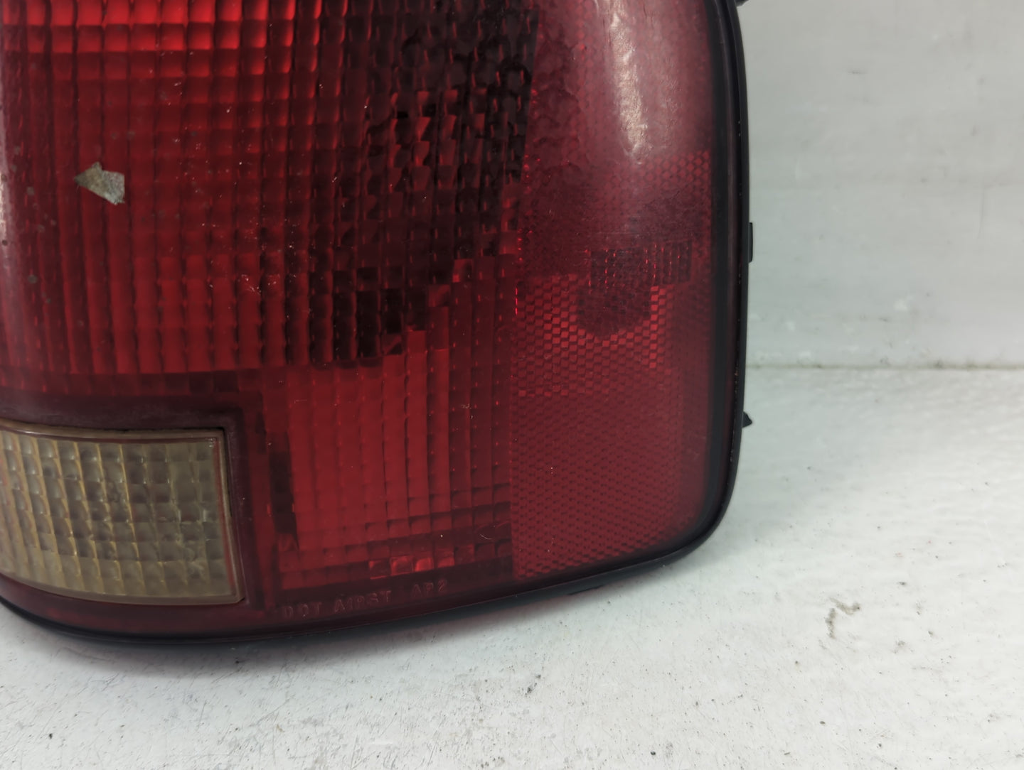 1994-2003 Chevrolet S10 Tail Light Assembly Passenger Right OEM P/N:16516094 2 Fits OEM Used Auto Parts - Oemusedautoparts1.