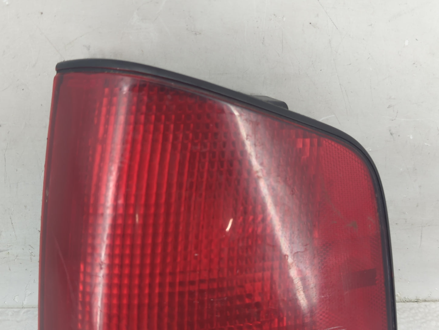 1994-2003 Chevrolet S10 Tail Light Assembly Passenger Right OEM P/N:16516094 2 Fits OEM Used Auto Parts - Oemusedautoparts1.
