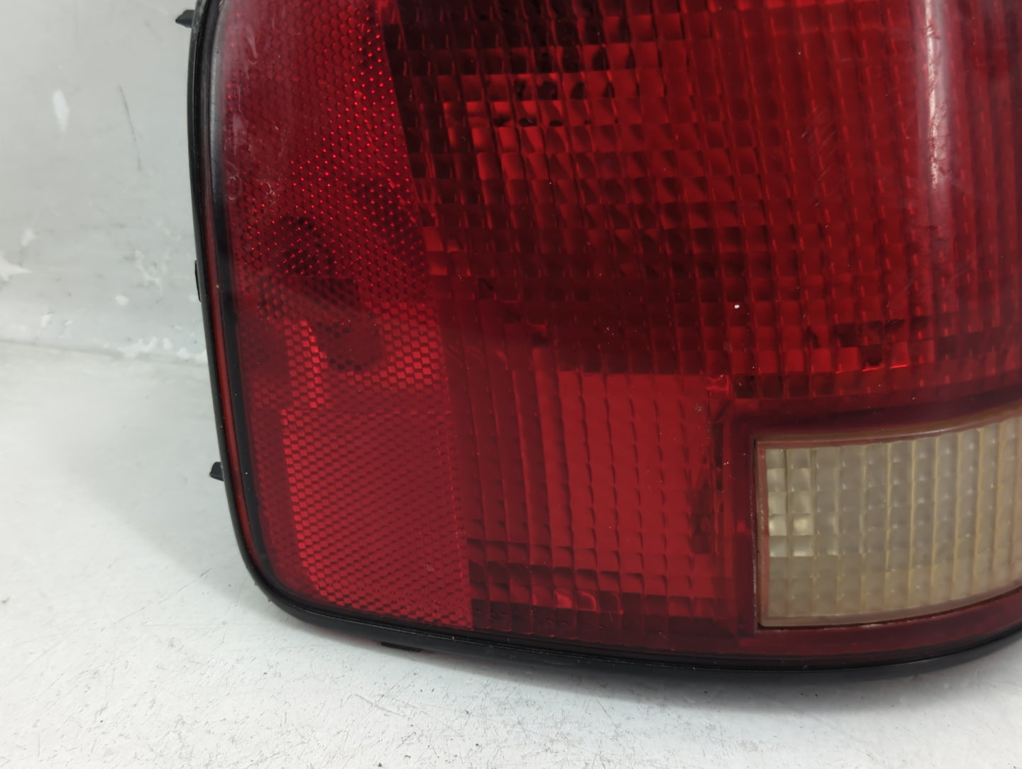 1994-2003 Chevrolet S10 Tail Light Assembly Driver Left OEM P/N:16516093 1 27 Fits OEM Used Auto Parts - Oemusedautoparts1.c