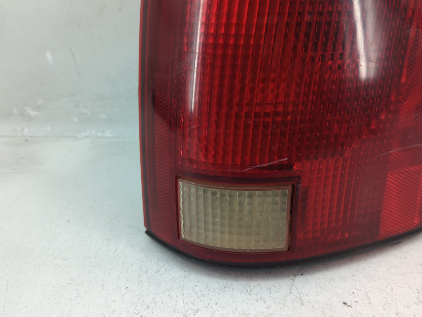 1994-2003 Chevrolet S10 Tail Light Assembly Passenger Right OEM P/N:16516094 2 Fits OEM Used Auto Parts - Oemusedautoparts1.