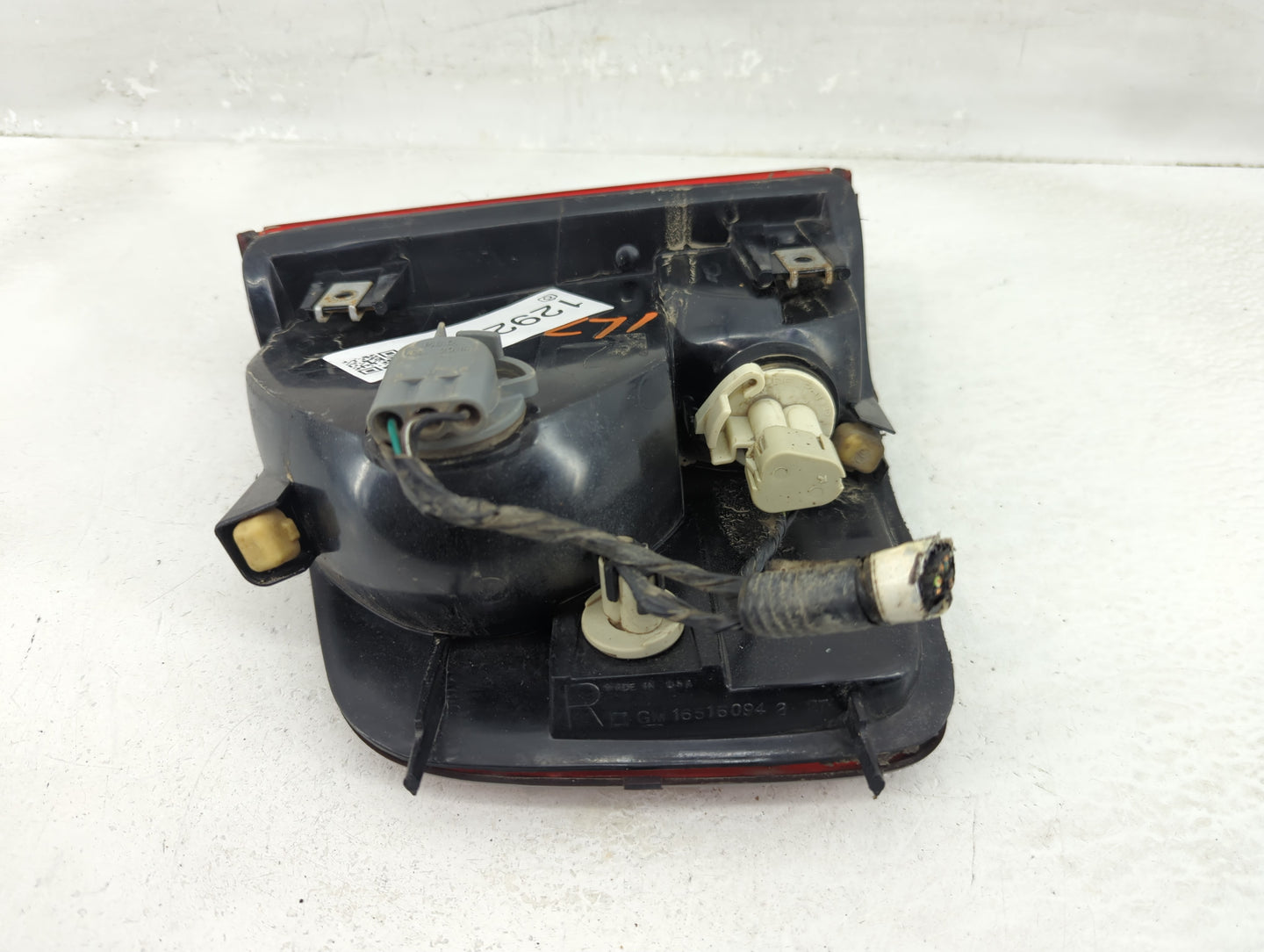 1994-2003 Chevrolet S10 Tail Light Assembly Passenger Right OEM P/N:16516094 2 Fits OEM Used Auto Parts - Oemusedautoparts1.