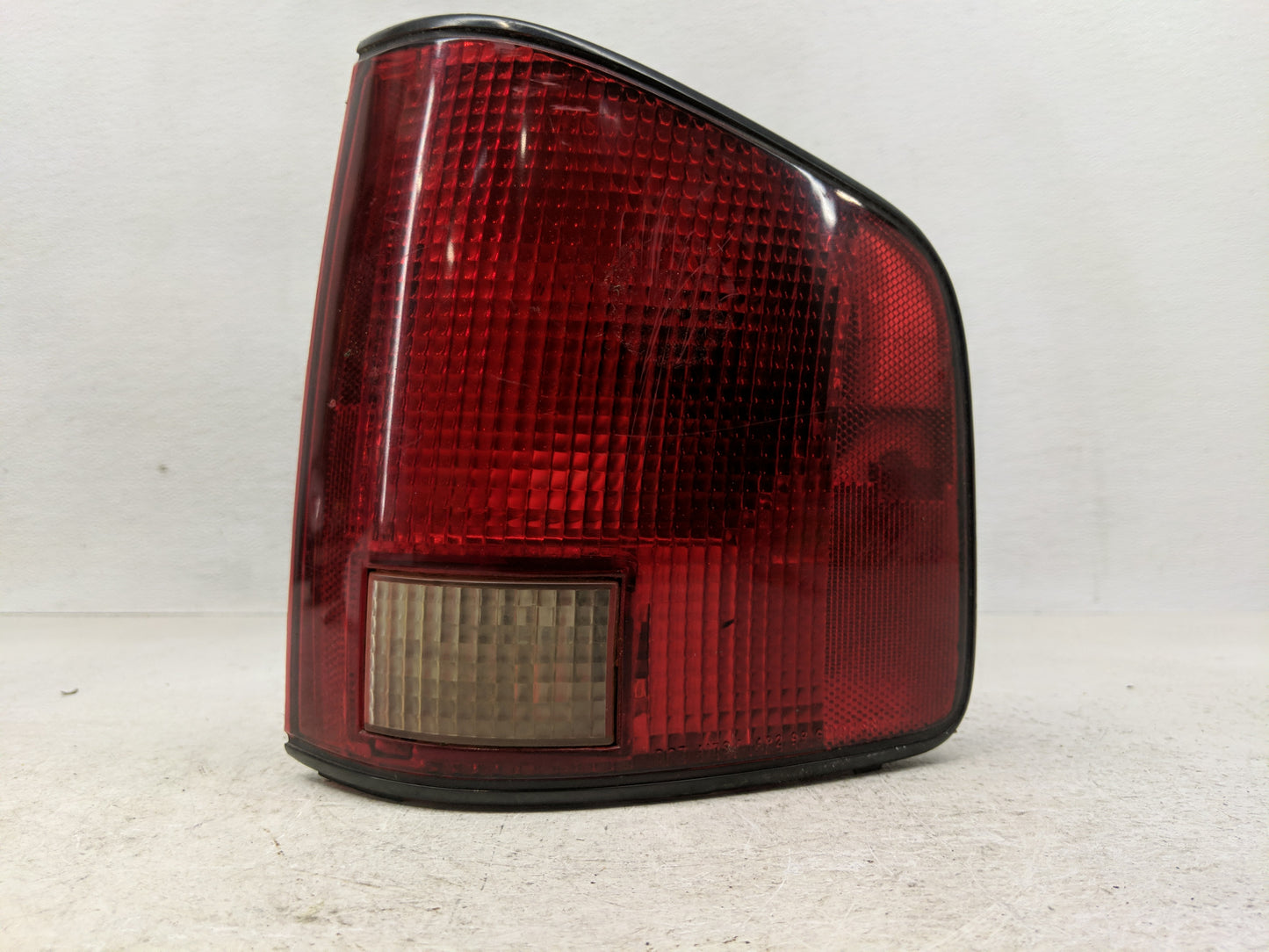 1994-2003 Chevrolet S10 Tail Light Assembly Passenger Right OEM P/N:16516094 2 Fits OEM Used Auto Parts - Oemusedautoparts1.