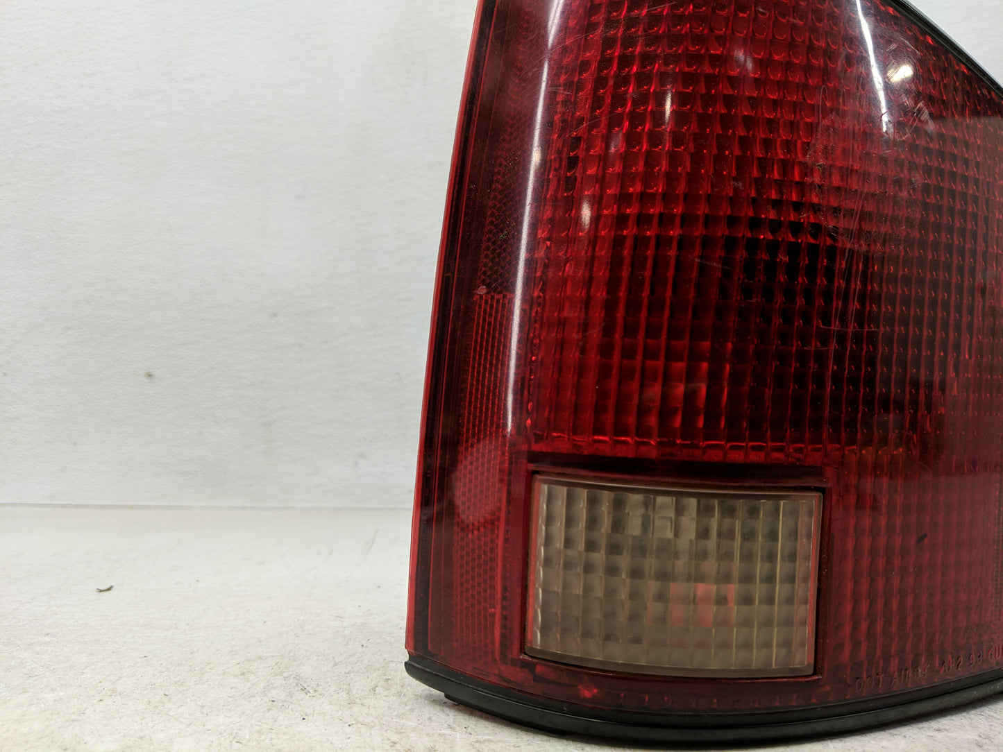 1994-2003 Chevrolet S10 Tail Light Assembly Passenger Right OEM P/N:16516094 2 Fits OEM Used Auto Parts - Oemusedautoparts1.