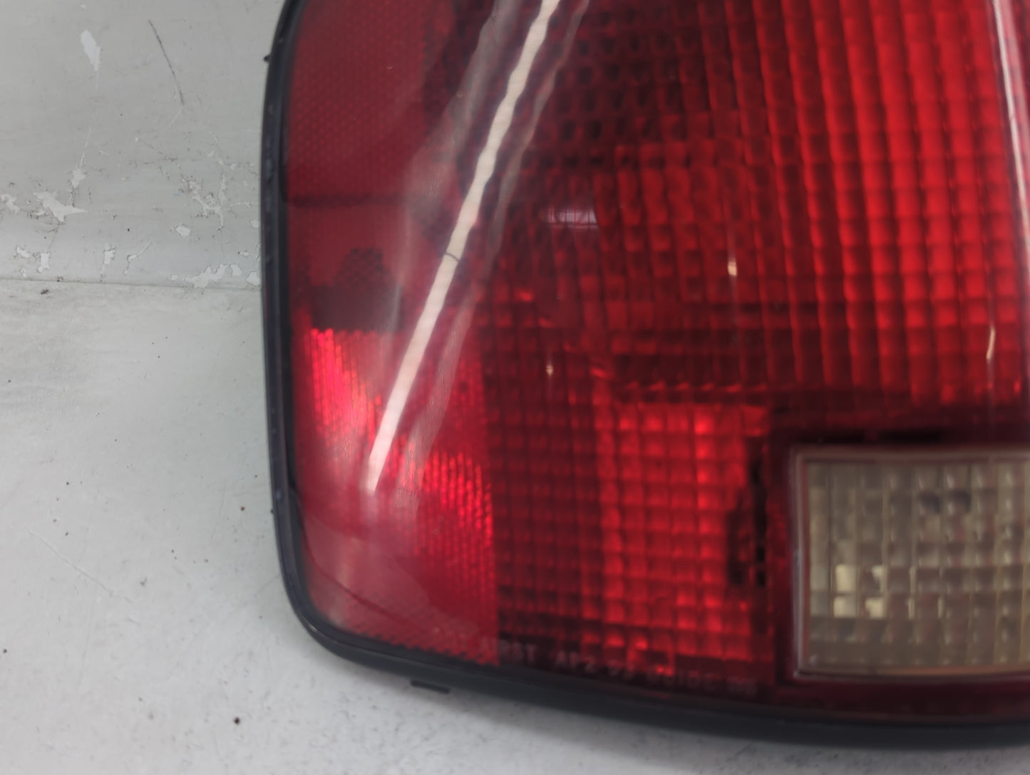 1994-2003 Chevrolet S10 Tail Light Assembly Driver Left OEM P/N:16516093 Fits OEM Used Auto Parts - Oemusedautoparts1.com