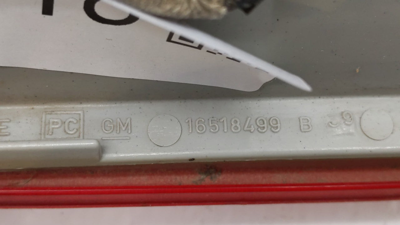 2000 Chevrolet S10 Tail Light Assembly Driver Left OEM P/N:16516093 16518499 Fits OEM Used Auto Parts - Oemusedautoparts1.co