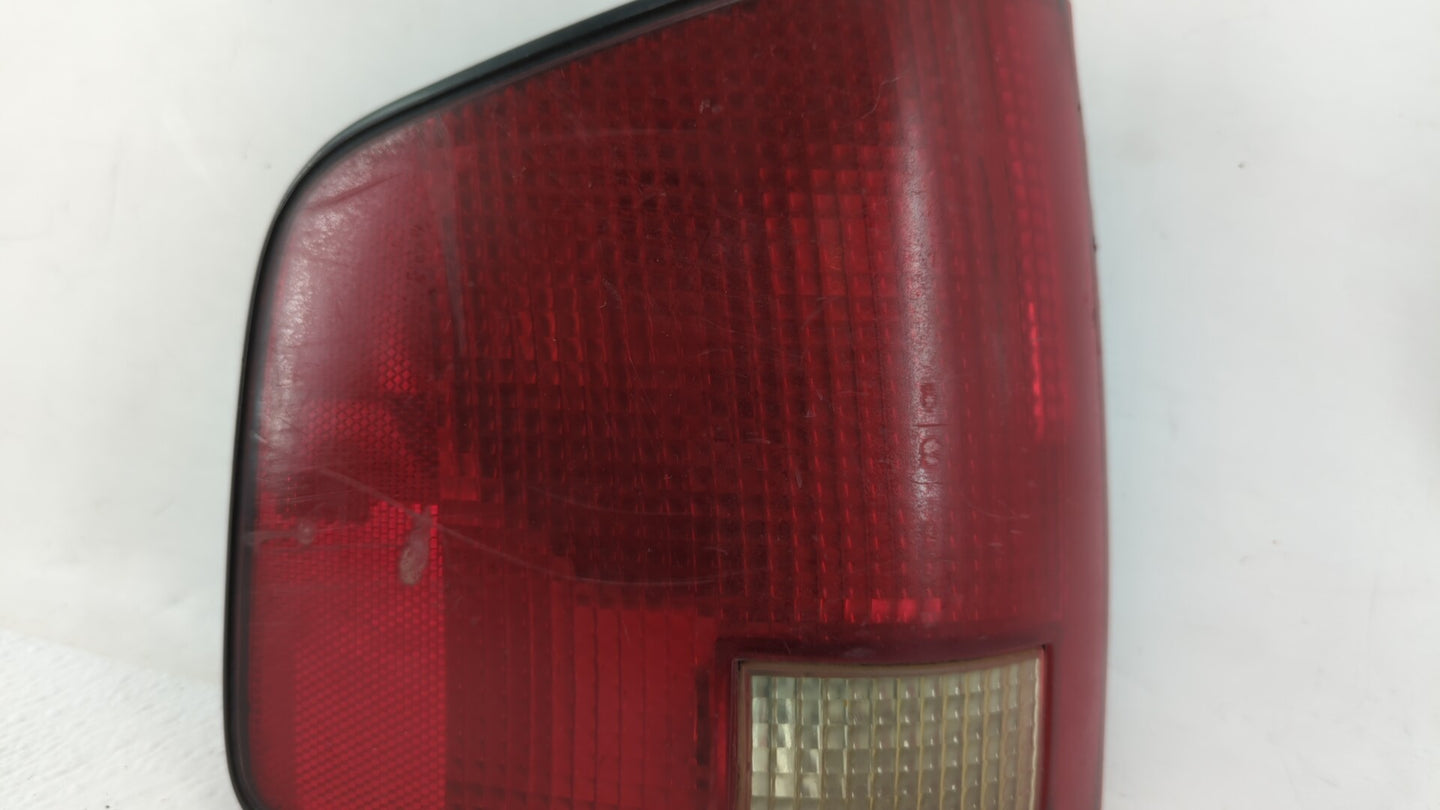 1994-2003 Chevrolet S10 Tail Light Assembly Driver Left OEM P/N:16516093 Fits OEM Used Auto Parts - Oemusedautoparts1.com