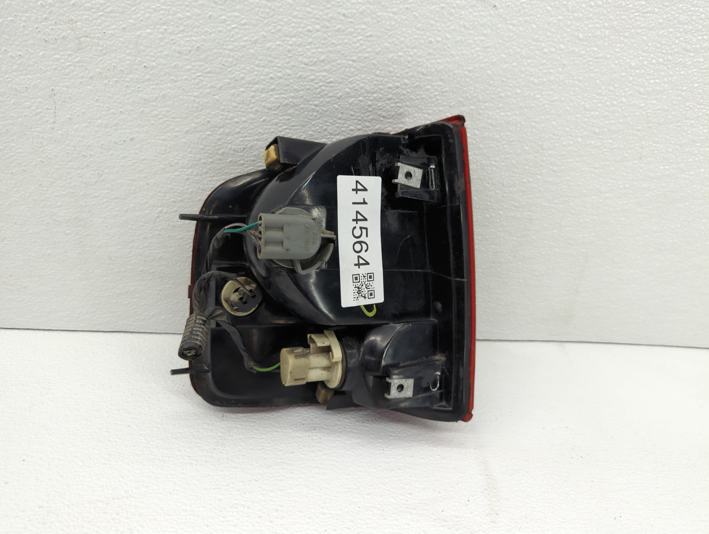 2000 Chevrolet S10 Tail Light Assembly Driver Left OEM P/N:16516093 Fits Fits 1995 1996 1997 1998 1999 2001 2002 2003 2004 2