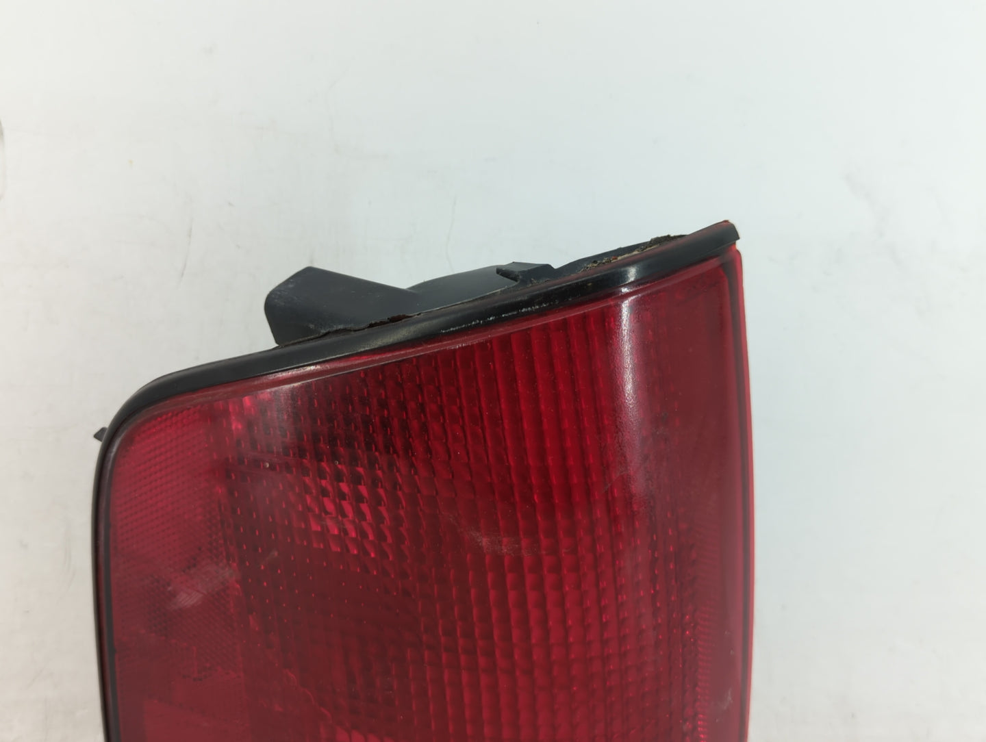 1994-2003 Chevrolet S10 Tail Light Assembly Driver Left OEM P/N:16516093 Fits OEM Used Auto Parts - Oemusedautoparts1.com
