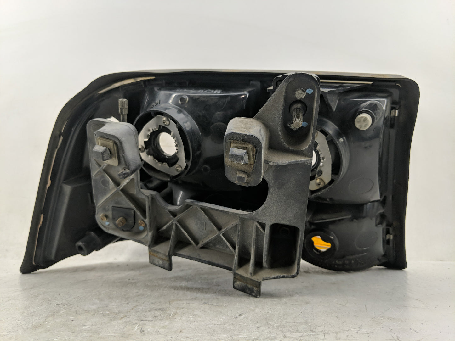 2000 Chevrolet S10 Blazer Driver Left Oem Head Light Headlight Lamp - Oemusedautoparts1.com