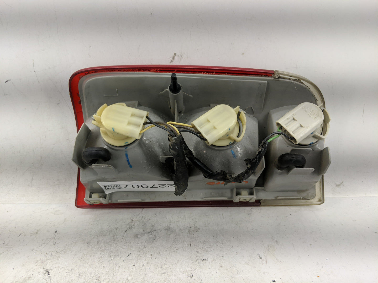 2000 Chevrolet S10 Blazer Tail Light Assembly Driver Left OEM Fits Fits 1995 1996 1997 1998 1999 2001 2002 2003 2004 2005 OE