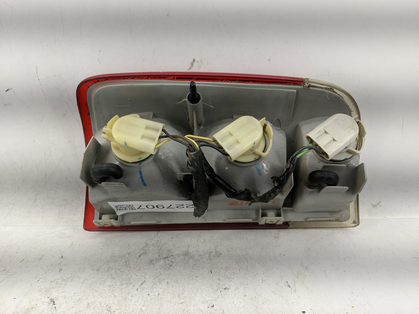 2000 Chevrolet S10 Blazer Tail Light Assembly Driver Left OEM Fits Fits 1995 1996 1997 1998 1999 2001 2002 2003 2004 2005 OE