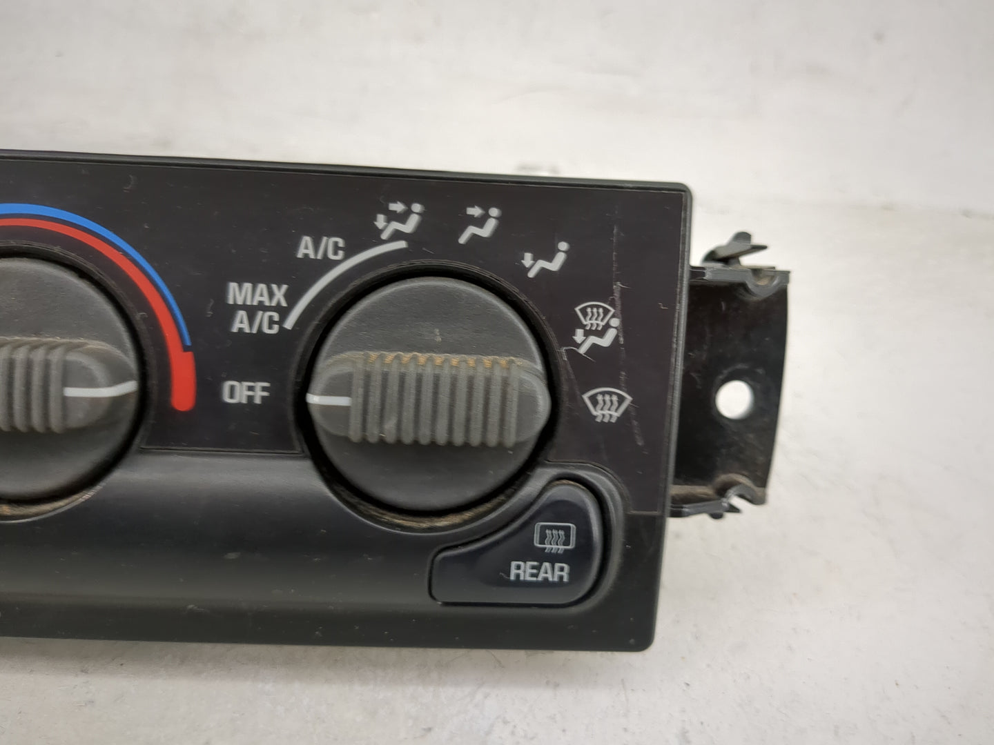 2000 Chevrolet S10 Blazer Climate Control Module Temperature AC/Heater Replacement P/N:16250535 16233937 Fits OEM Used Auto 