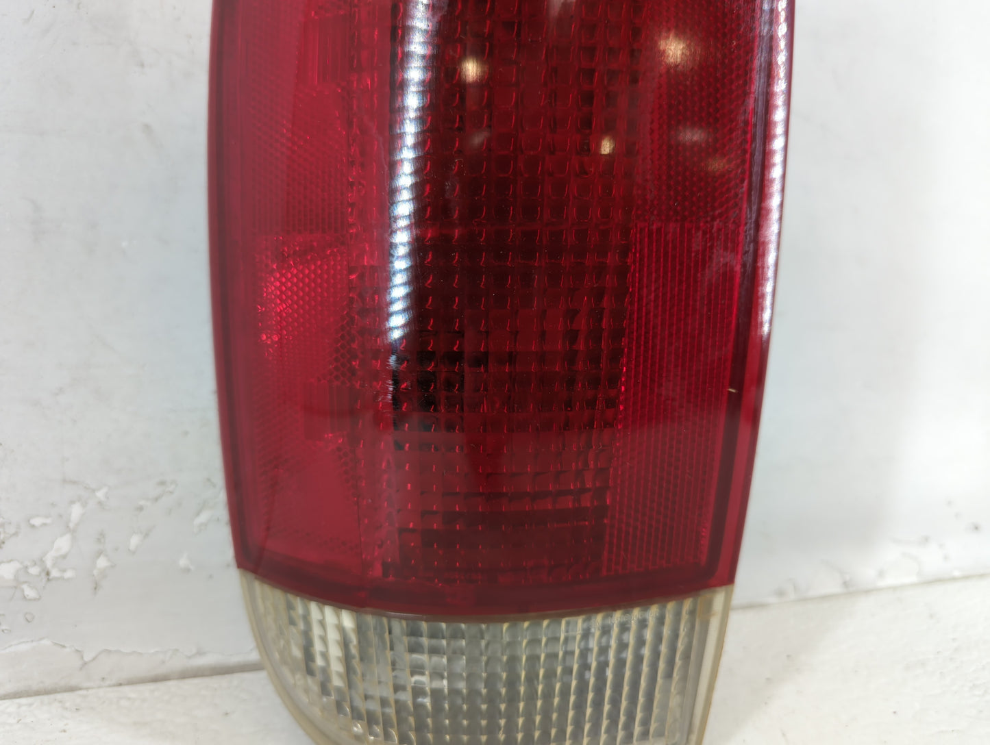 2000 Chevrolet S10 Blazer Tail Light Assembly Driver Left OEM P/N:16518499 Fits OEM Used Auto Parts - Oemusedautoparts1.com
