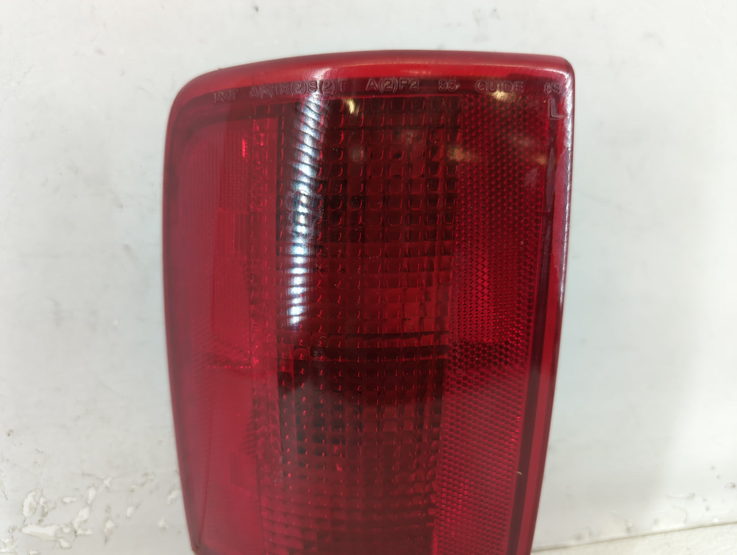 2000 Chevrolet S10 Blazer Tail Light Assembly Driver Left OEM P/N:16518499 Fits OEM Used Auto Parts - Oemusedautoparts1.com