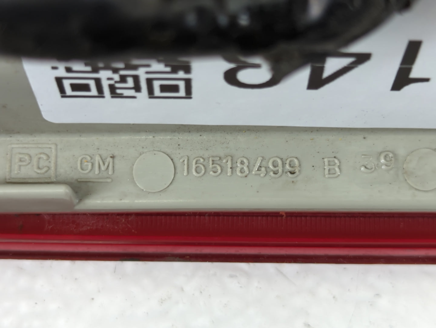 2000 Chevrolet S10 Blazer Tail Light Assembly Driver Left OEM P/N:16518499 Fits OEM Used Auto Parts - Oemusedautoparts1.com