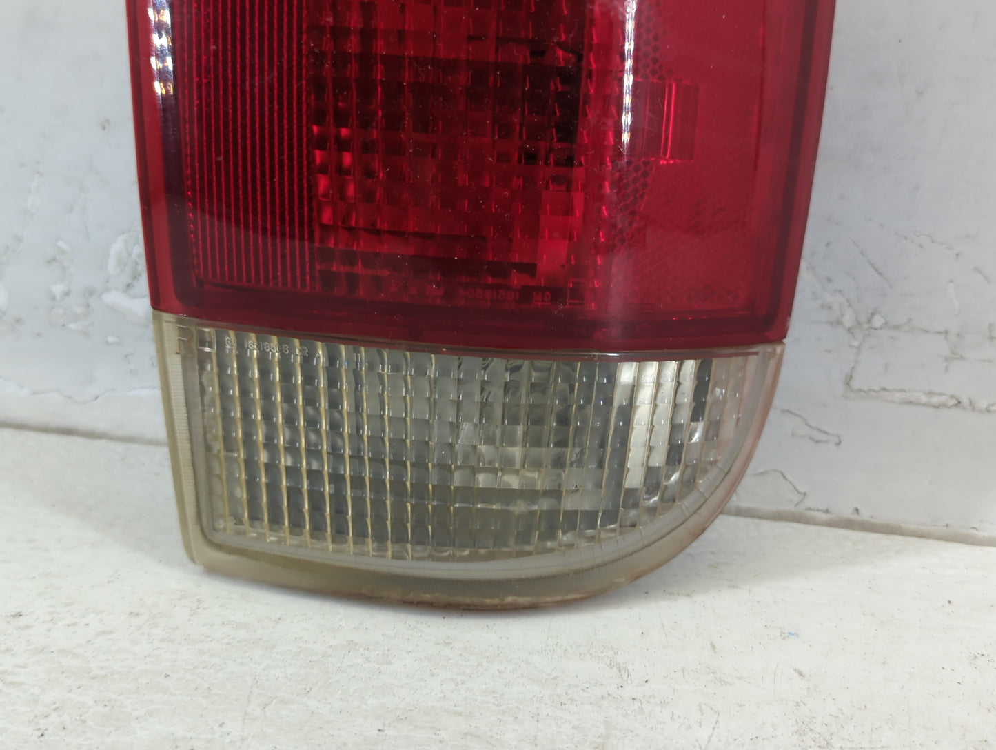 2000 Chevrolet S10 Blazer Tail Light Assembly Passenger Right OEM P/N:16518500 Fits OEM Used Auto Parts - Oemusedautoparts1.