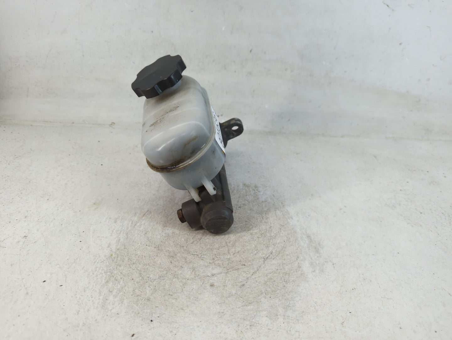 Chevrolet S10 Blazer Brake Master Cylinder - Oemusedautoparts1.com
