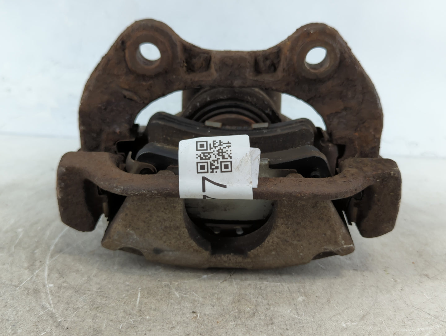 1999-2007 Chevrolet Silverado 1500 Front Driver Left Brake Caliper - Oemusedautoparts1.com
