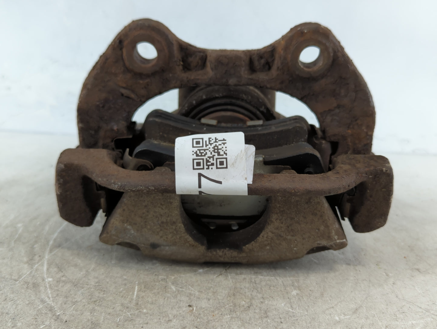 1999-2007 Chevrolet Silverado 1500 Front Driver Left Brake Caliper - Oemusedautoparts1.com