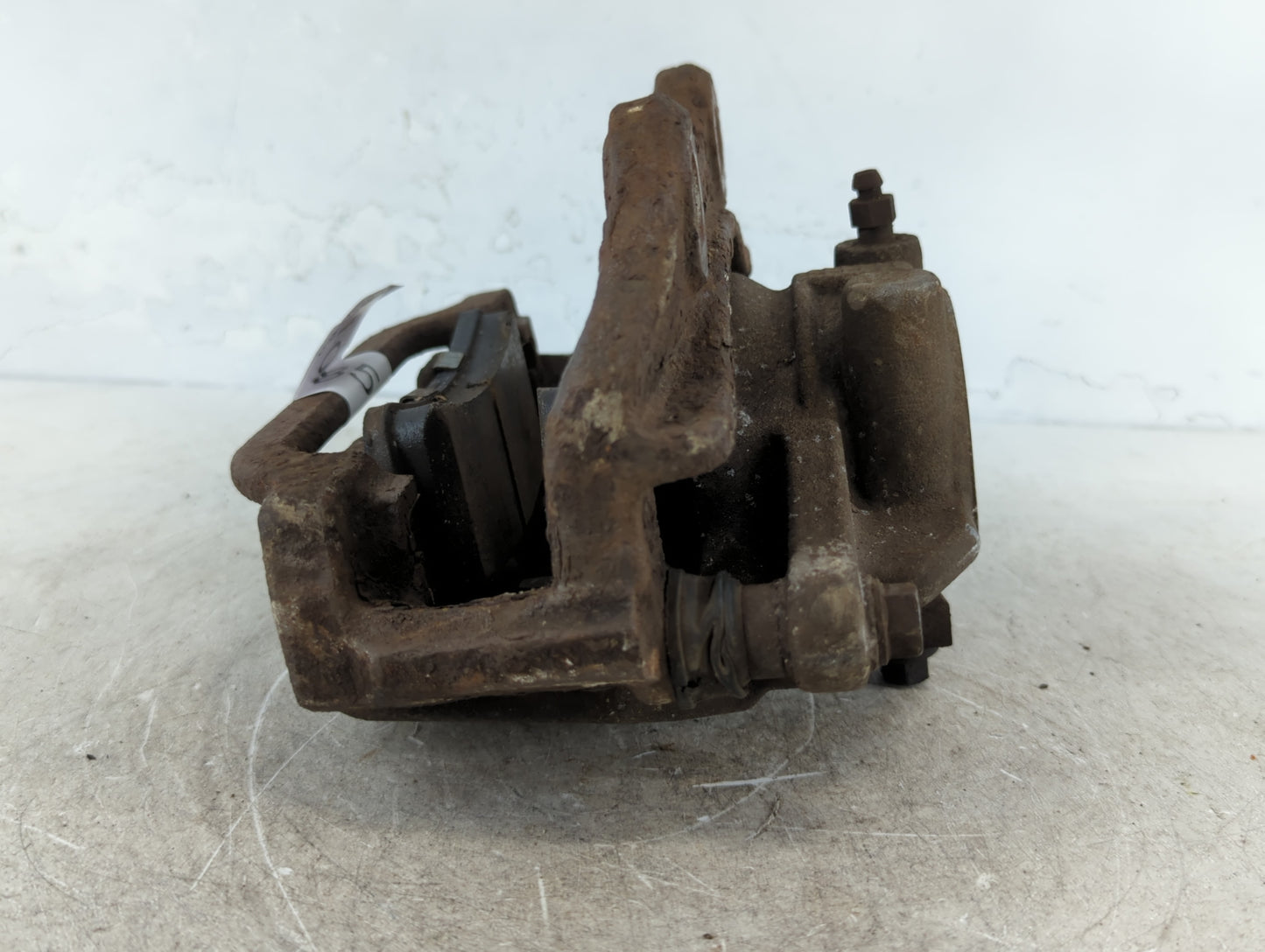 1999-2007 Chevrolet Silverado 1500 Front Driver Left Brake Caliper - Oemusedautoparts1.com