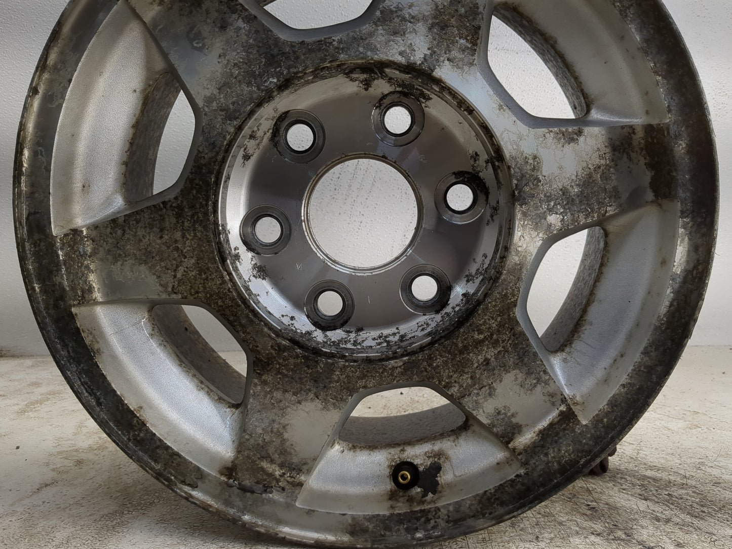 1999-2002 Chevrolet Silverado 1500 Oem Wheel Rim 1205149 - Oemusedautoparts1.com
