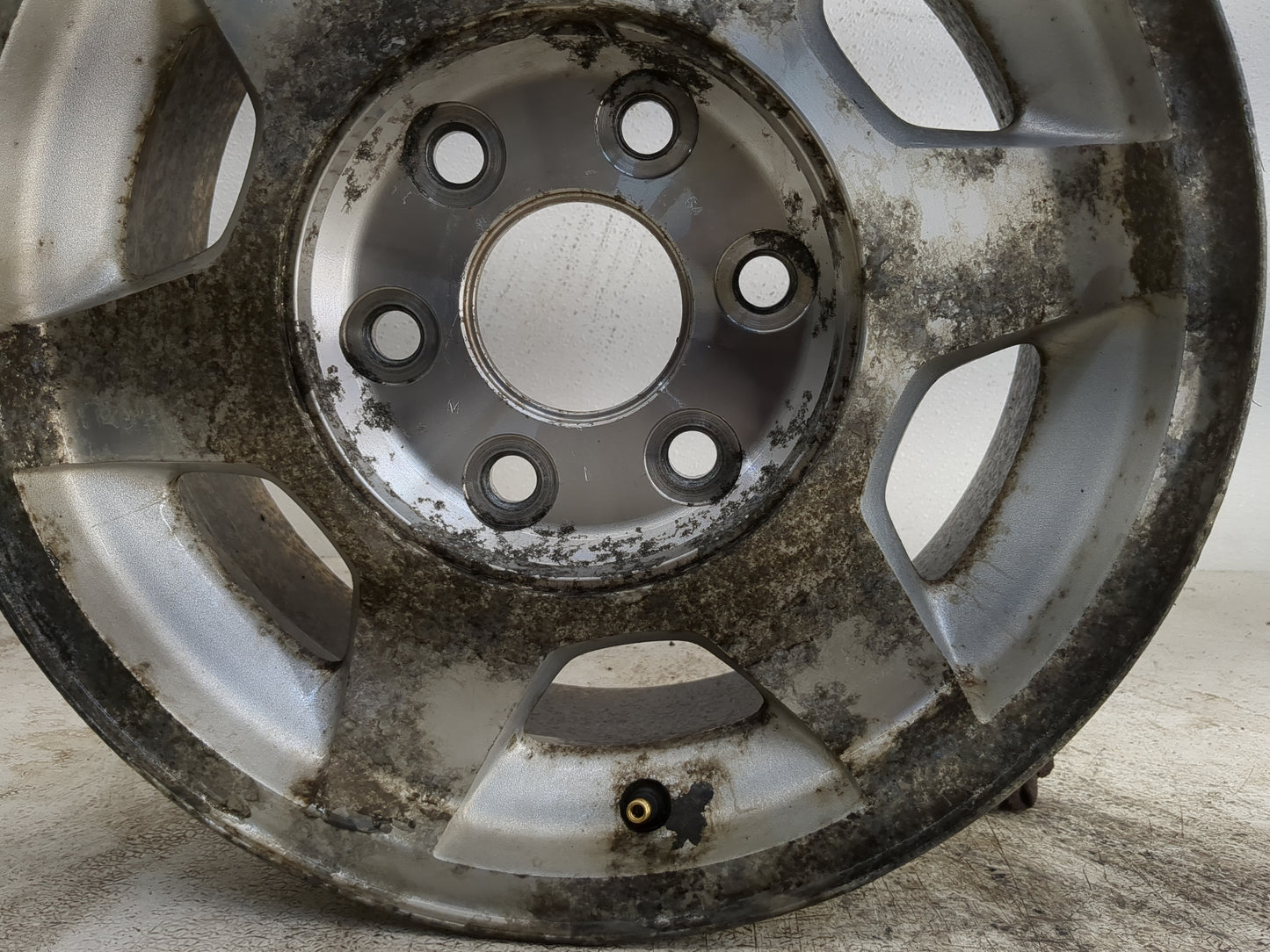 1999-2002 Chevrolet Silverado 1500 Oem Wheel Rim 1205149 - Oemusedautoparts1.com