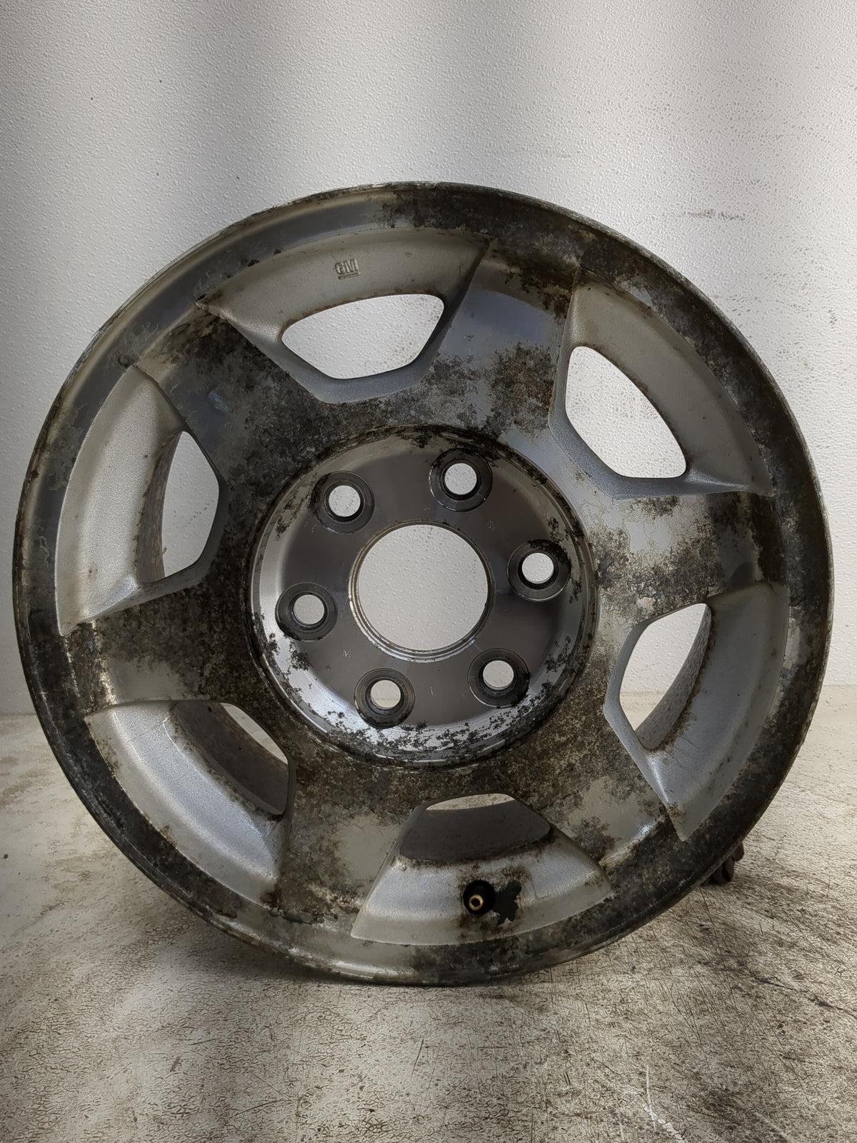 1999-2002 Chevrolet Silverado 1500 Oem Wheel Rim 1205149 - Oemusedautoparts1.com