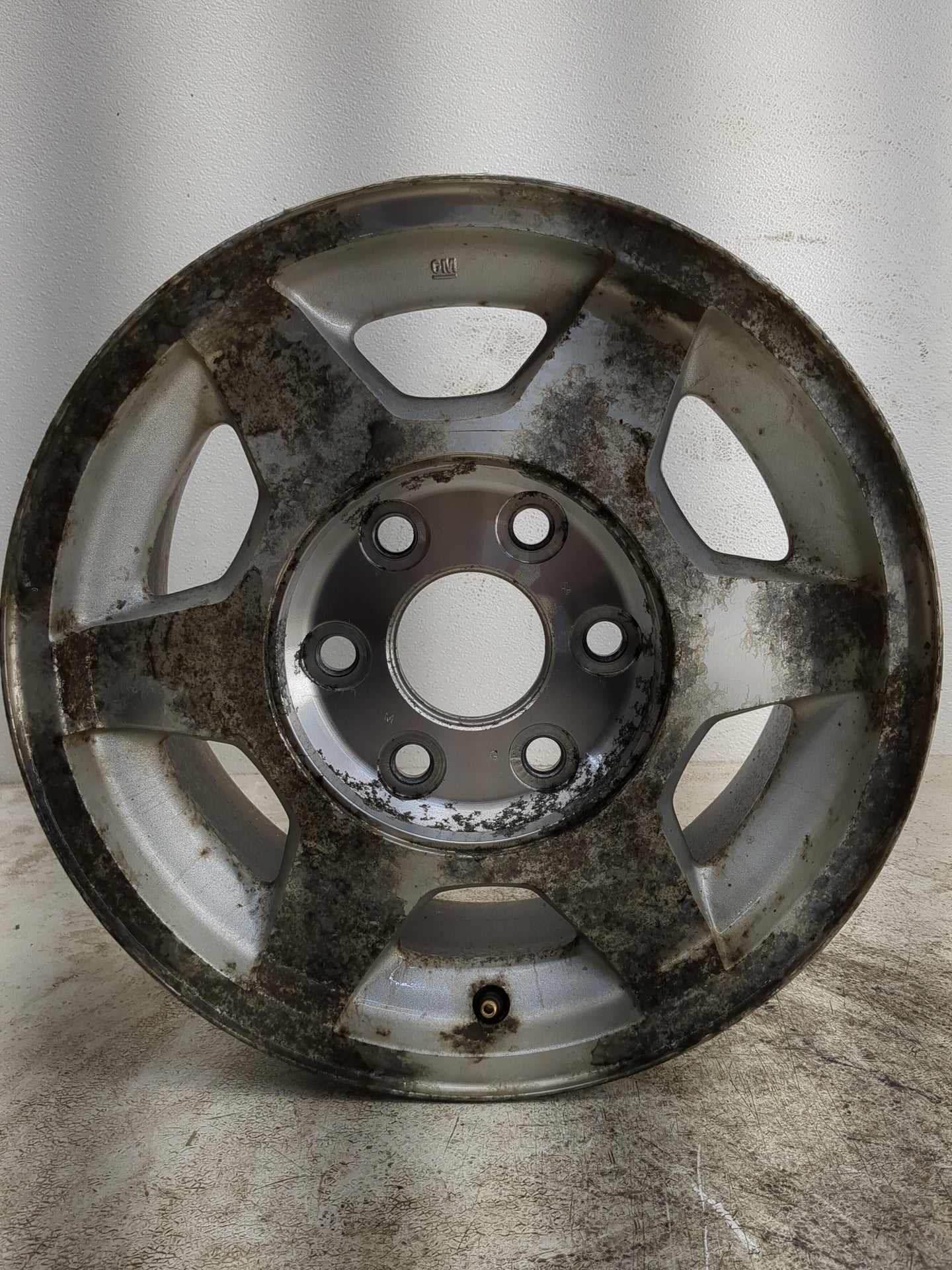Chevrolet Silverado 1500 Oem Wheel Rim 1205150 - Oemusedautoparts1.com