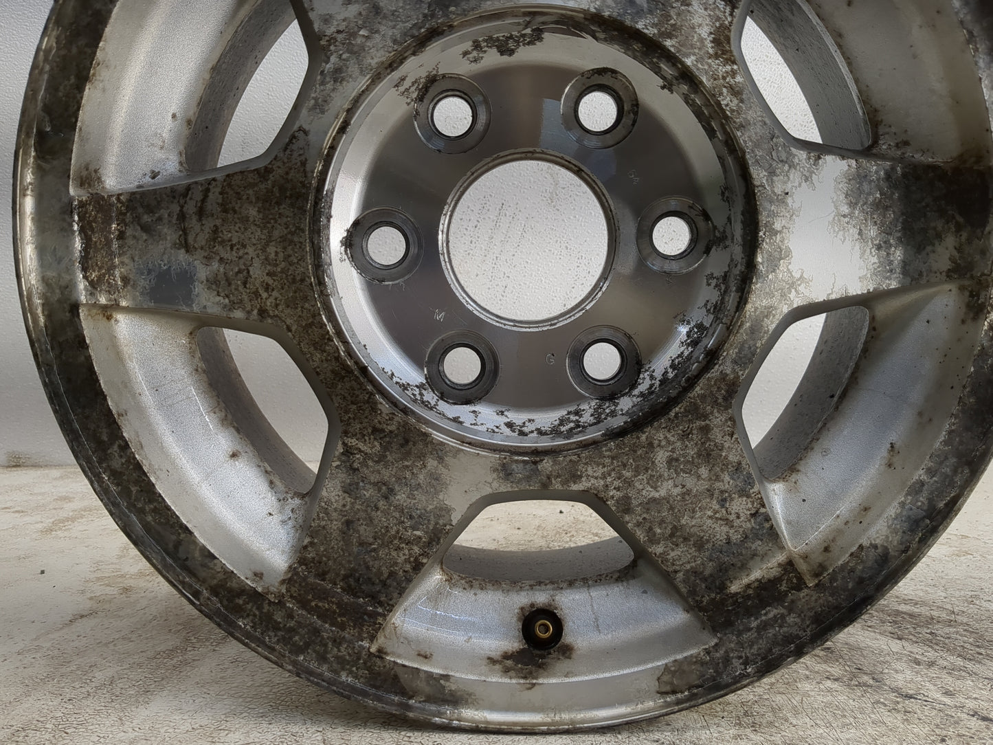Chevrolet Silverado 1500 Oem Wheel Rim 1205150 - Oemusedautoparts1.com