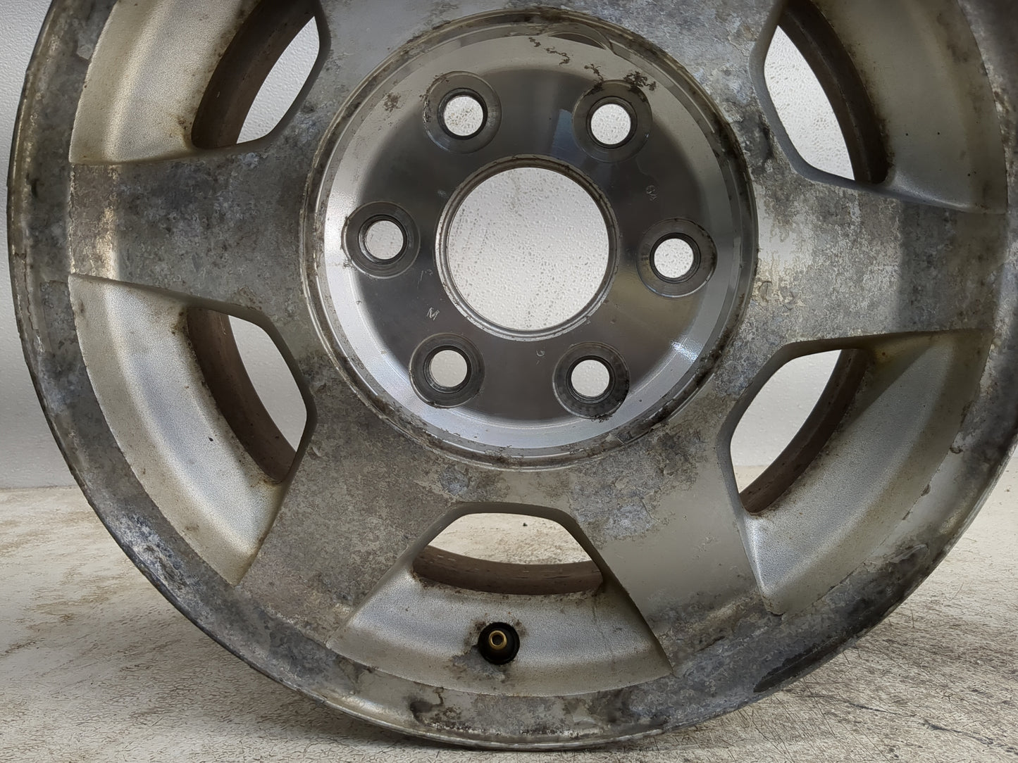 Chevrolet Silverado 1500 Oem Wheel Rim 1205152 - Oemusedautoparts1.com