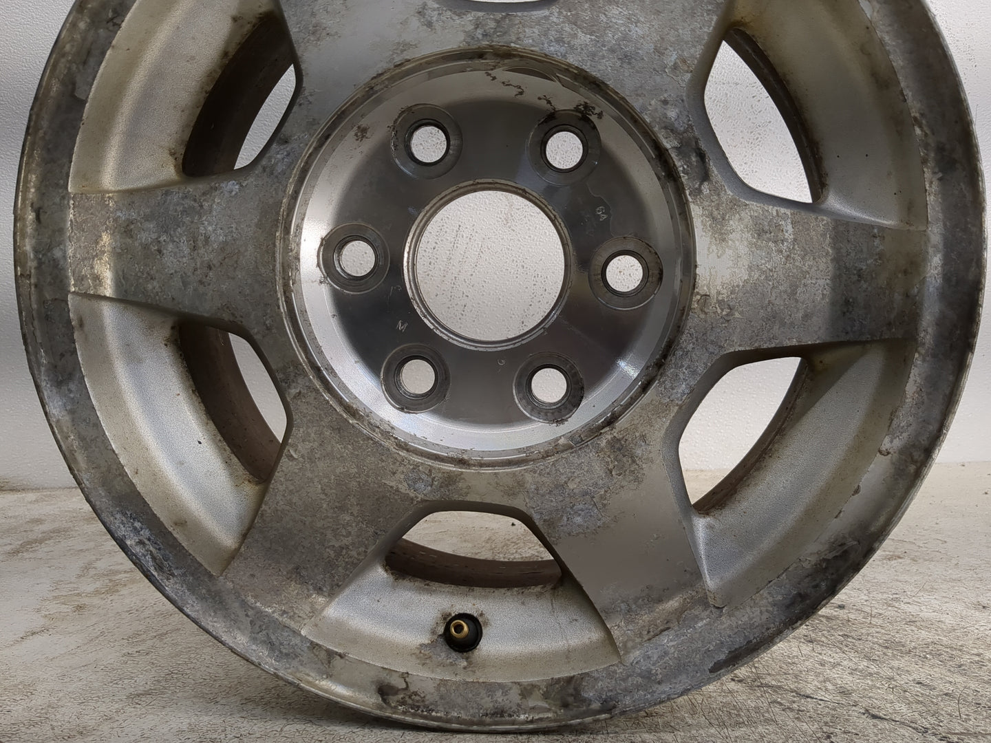 Chevrolet Silverado 1500 Oem Wheel Rim 1205152 - Oemusedautoparts1.com