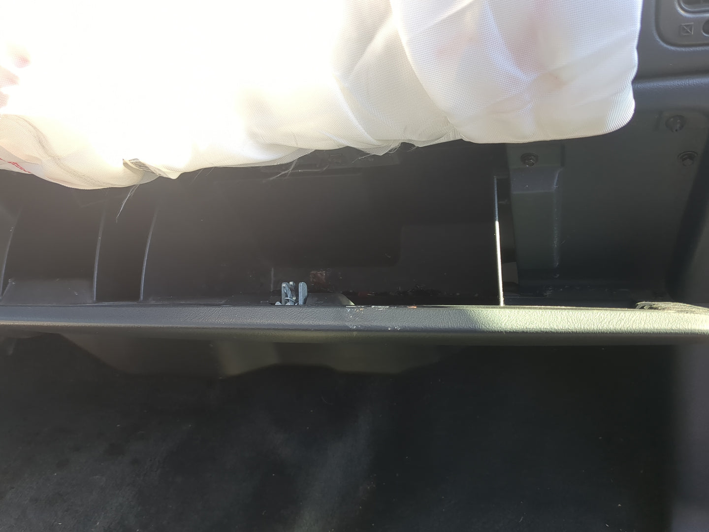 2000 CHEVROLET SILVERADO 1500 Glove Box Door Storage Compartment - Oemusedautoparts1.com