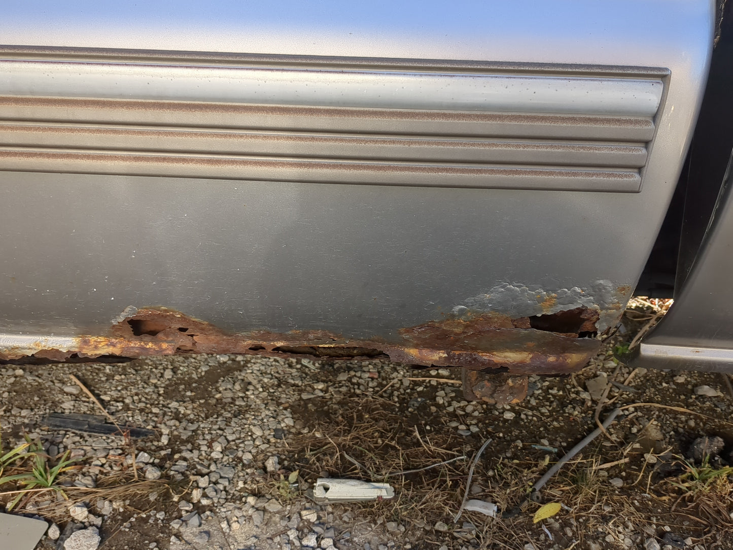 2000-2007 Chevrolet Silverado 1500 Driver Rear Door Oem 1208455 - Oemusedautoparts1.com