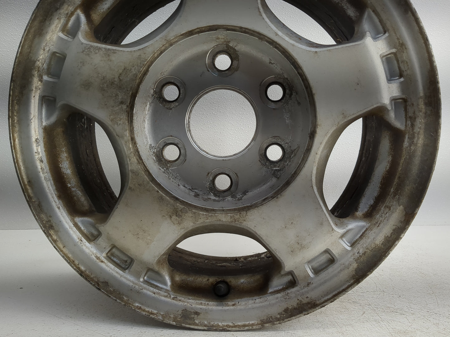 1999-2002 Chevrolet Silverado 1500 Oem Wheel Rim 1220934 - Oemusedautoparts1.com