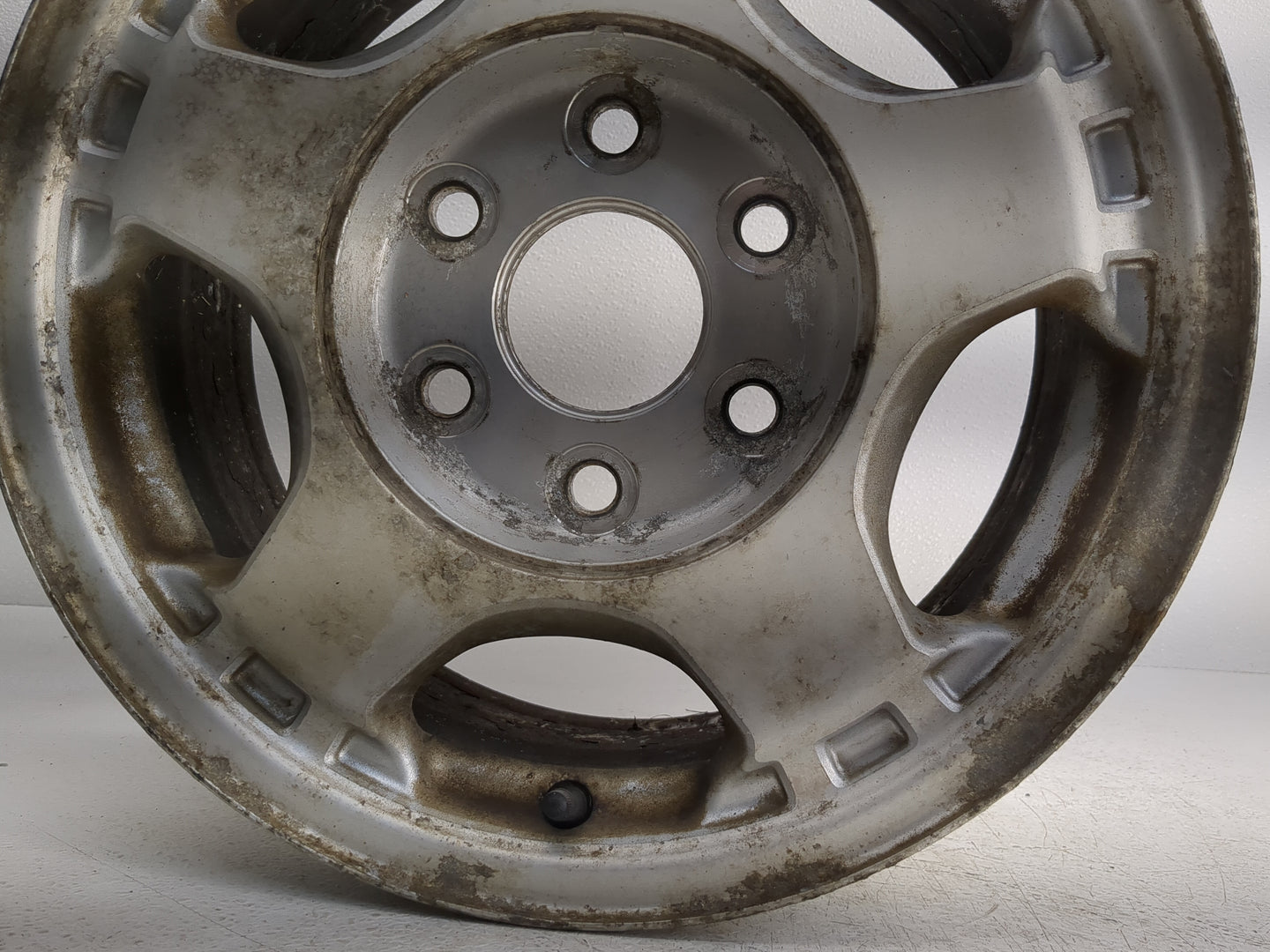 1999-2002 Chevrolet Silverado 1500 Oem Wheel Rim 1220934 - Oemusedautoparts1.com