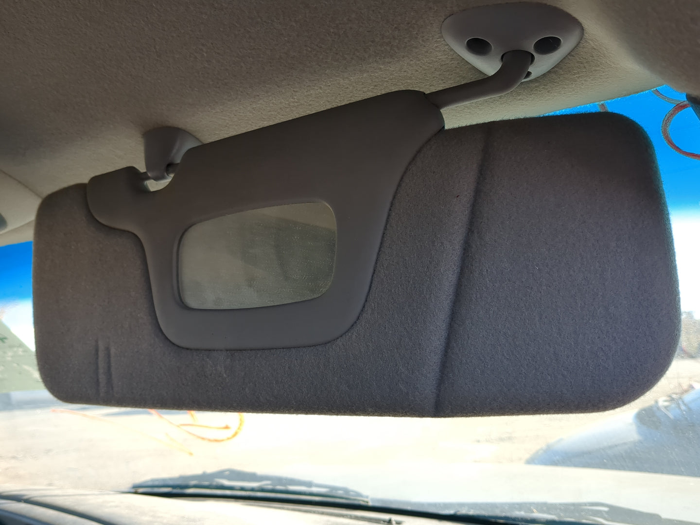 2000-2002 Chevrolet Silverado 1500 Sun Visor Shade Replacement Passenger Right Mirror Fits Fits 2000 2001 2002 OEM Used Auto