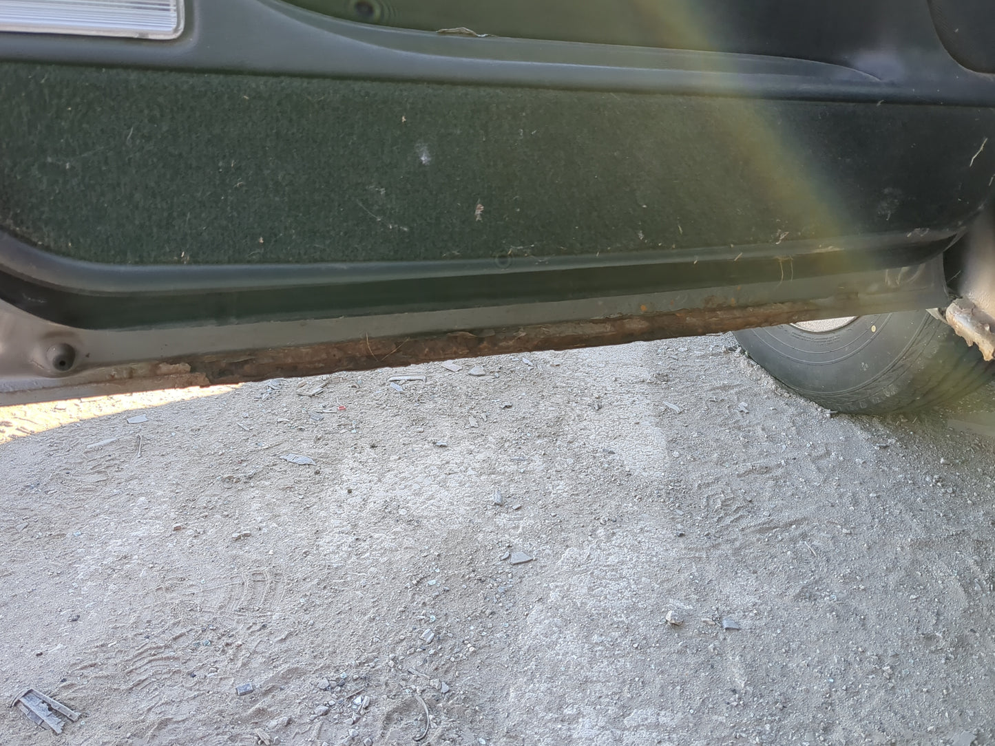 1999-2007 Chevrolet Silverado 1500 Driver Front Door Oem - Oemusedautoparts1.com