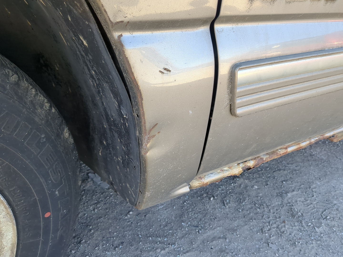 1999-2002 Chevrolet Silverado 1500 Driver Fender - Oemusedautoparts1.com