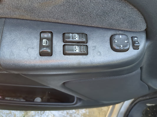 2000-2002 Chevrolet Silverado 1500 Master Power Window Switch Replacement Driver Side Left Fits Fits 2000 2001 2002 OEM Used