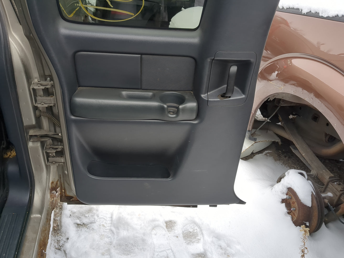 2000-2007 Chevrolet Silverado 1500 Driver Rear Door Oem 1250247 - Oemusedautoparts1.com