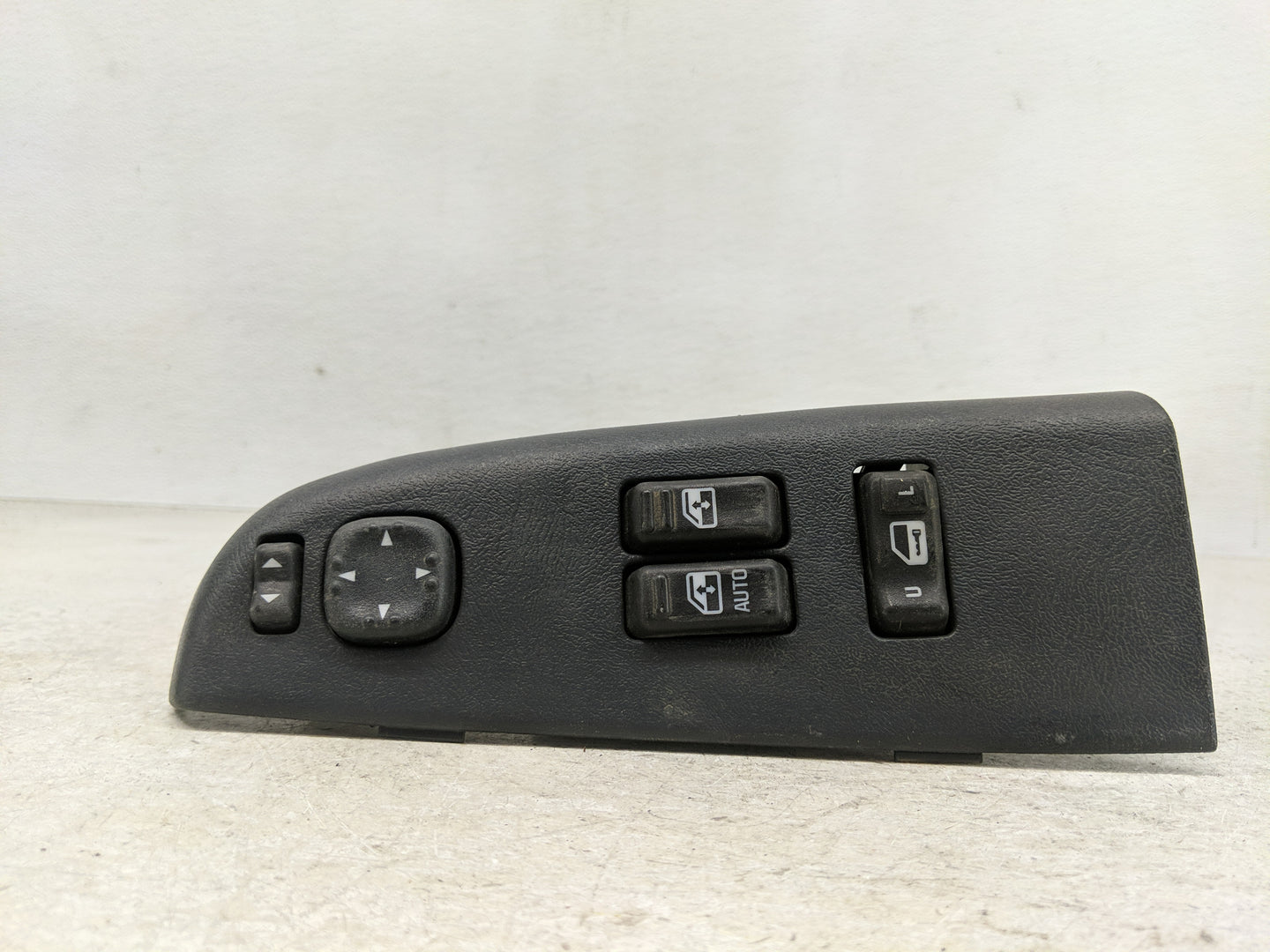 2000-2002 Chevrolet Silverado 1500 Master Power Window Switch Replacement Driver Side Left P/N:208314 Fits Fits 2000 2001 20